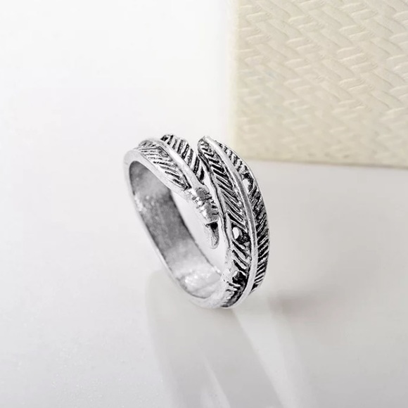 "Drifting" Minimalist Boho Hippie Festival Feather Antique Vintage Silver Ring - Picture 7 of 8